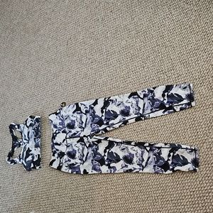 Nwt avia workout set capri leggings sports bra black white pattern small medium